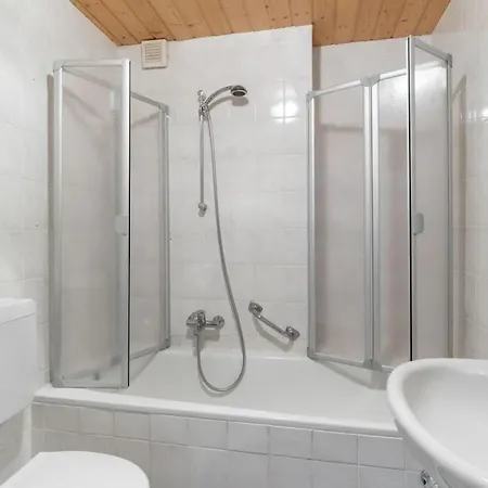 With 1 Bedroom Roschbach